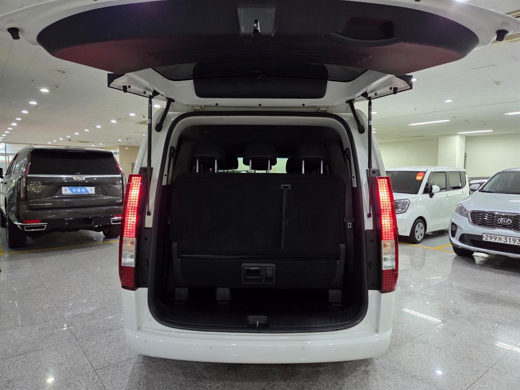 HYUNDAI Staria 2025 Blanco - Importación desde Corea - HF Imports Iquique - Foto 19
