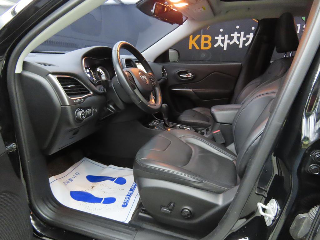 Jeep Cherokee - Vista 5