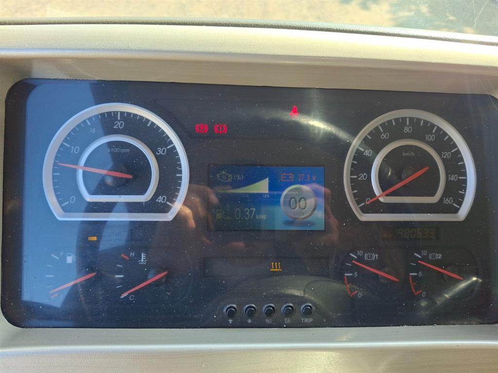 medium and large cargo truck 2012 Blanco - Importación desde Corea - HF Imports Iquique - Foto 17