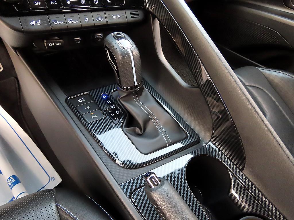 HYUNDAI Avante - Vista 10