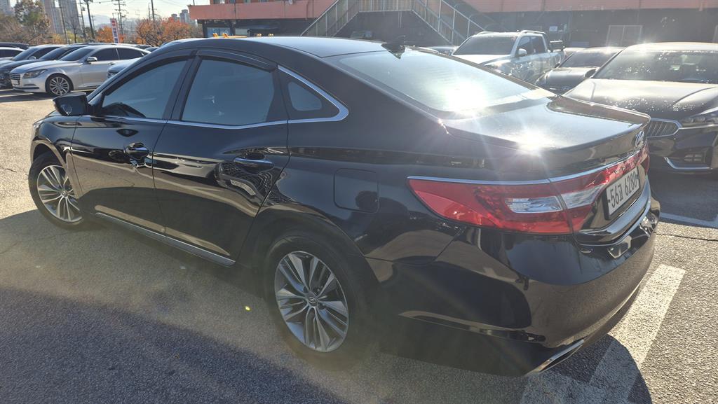 HYUNDAI Grandeur - Vista 6