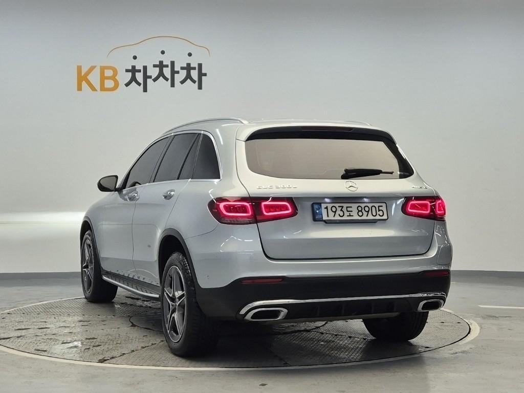 Mercedes Benz GLC Class - Vista 4