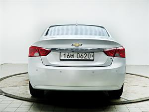 Chevrolet Impala - Vista 6