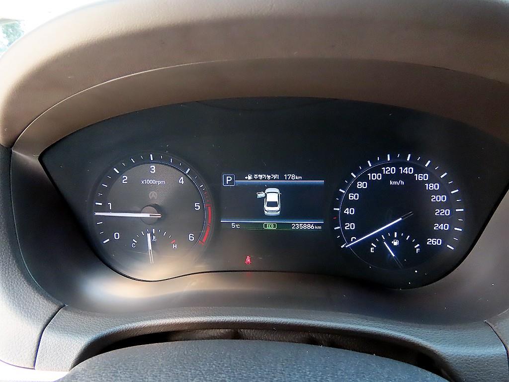 Genesis G80 - Vista 9