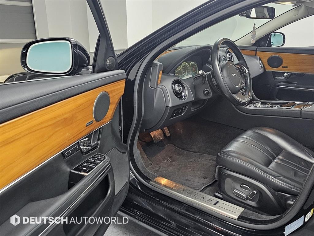 Jaguar XJ - Vista 11