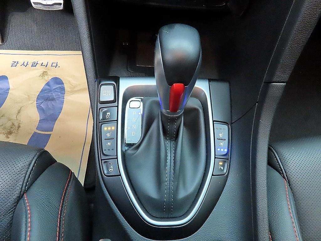 HYUNDAI Veloster - Vista 10