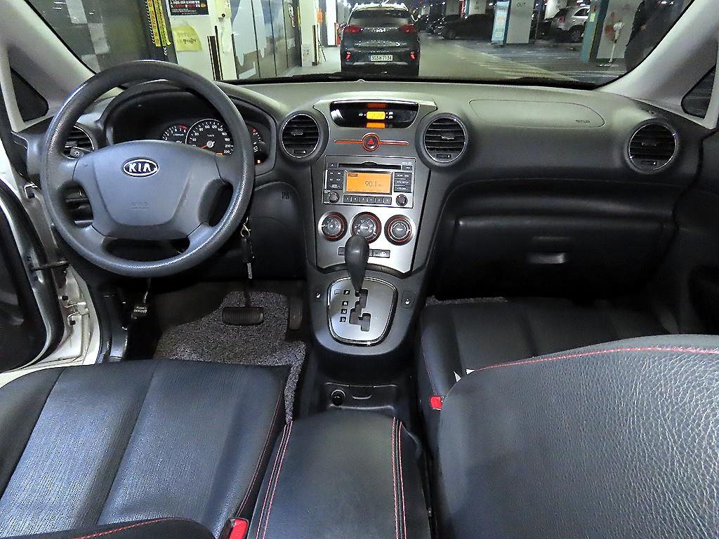 KIA Carens - Vista 10