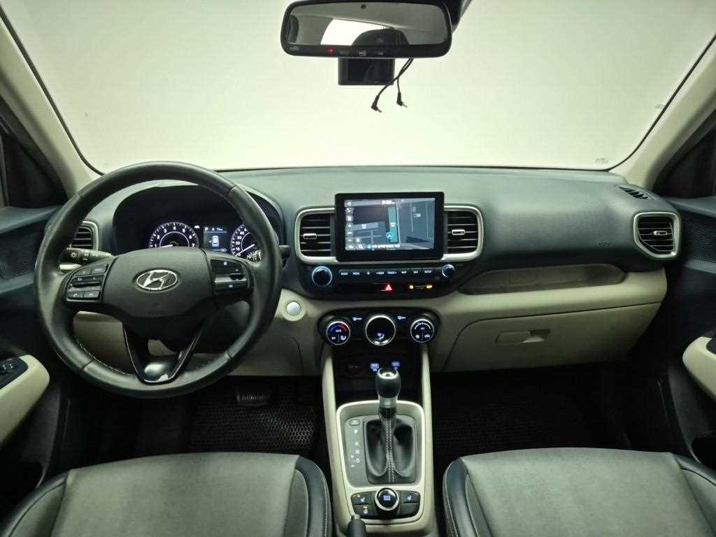 HYUNDAI Venue - Vista 7