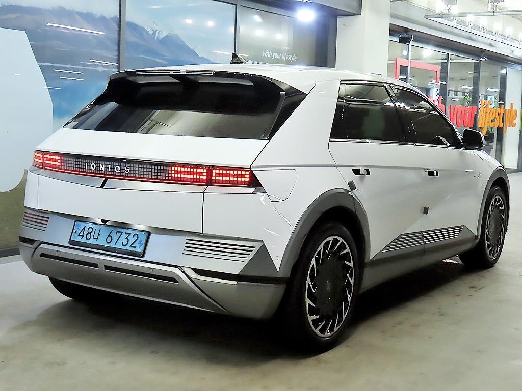 HYUNDAI Ioniq 5 - Vista 4