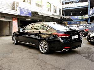 HYUNDAI Genesis - Vista 8