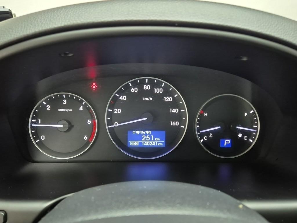 HYUNDAI Starex - Vista 5