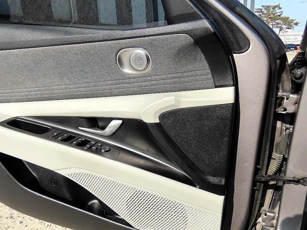 HYUNDAI Avante - Vista 11