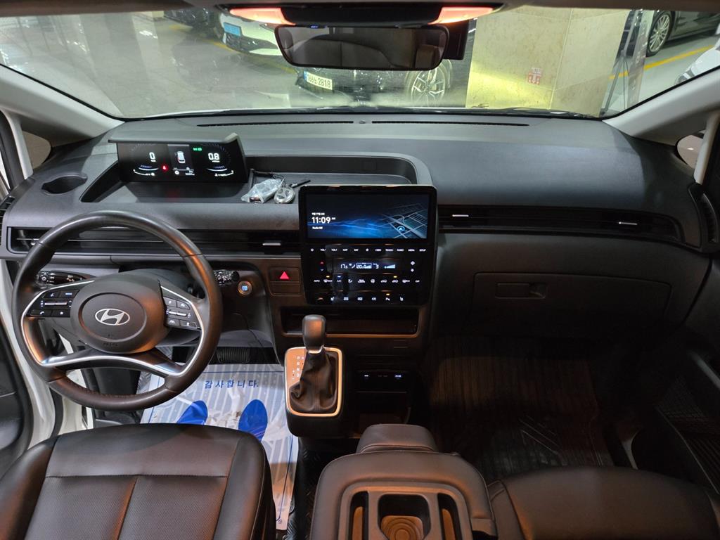 HYUNDAI Staria - Vista 9