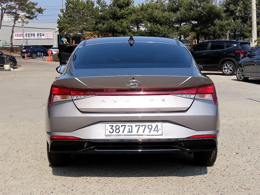 HYUNDAI Avante - Vista 4