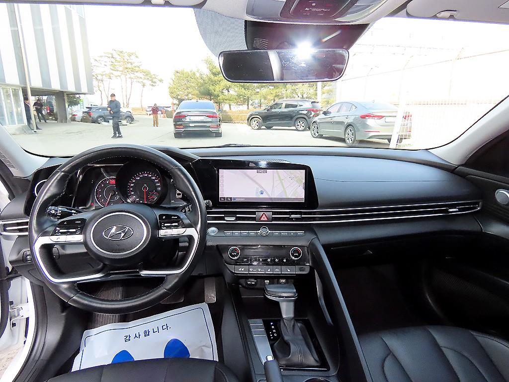 HYUNDAI Avante - Vista 7