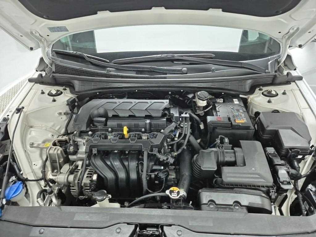 HYUNDAI Avante - Vista 5