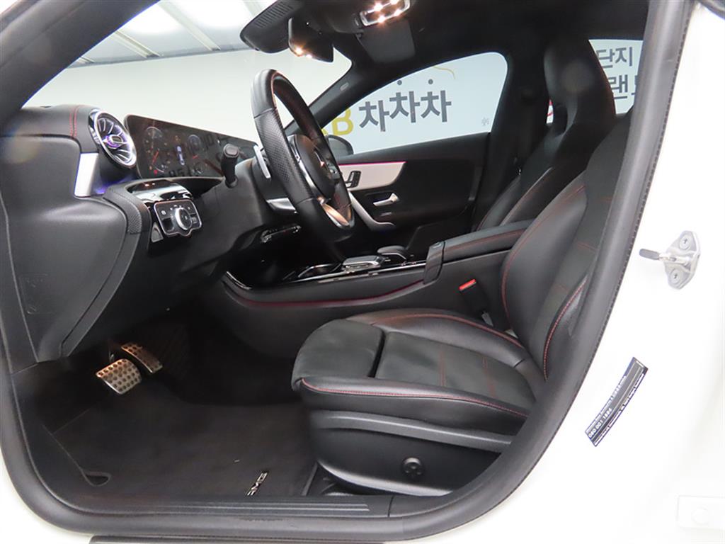 Mercedes Benz CLA Class - Vista 5