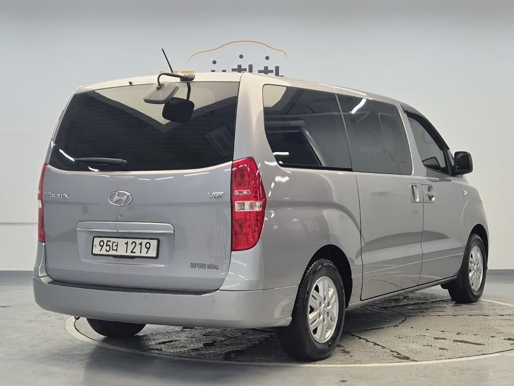 HYUNDAI Starex - Vista 4