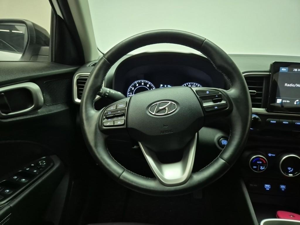 HYUNDAI Venue - Vista 9