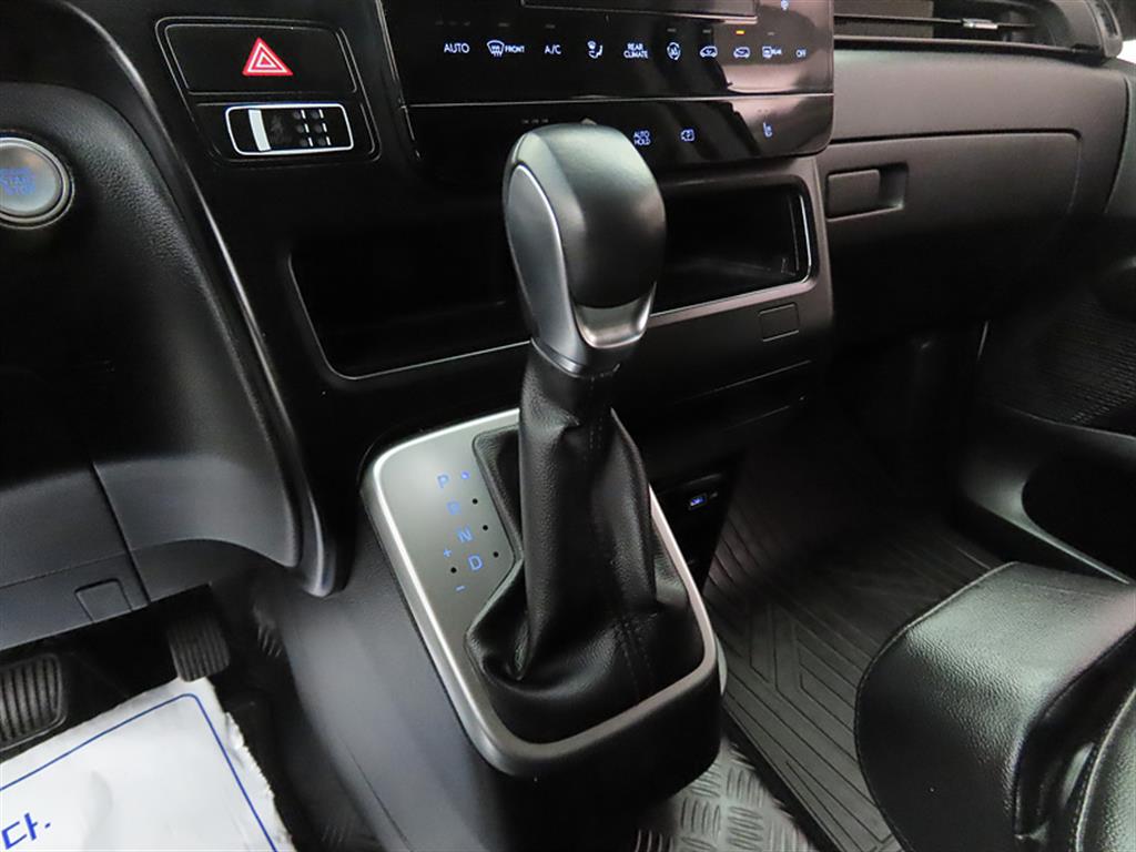 HYUNDAI Staria - Vista 9