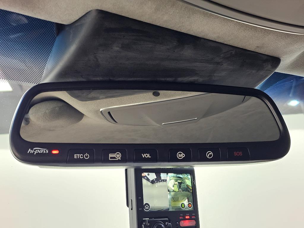 HYUNDAI Equus - Vista 12