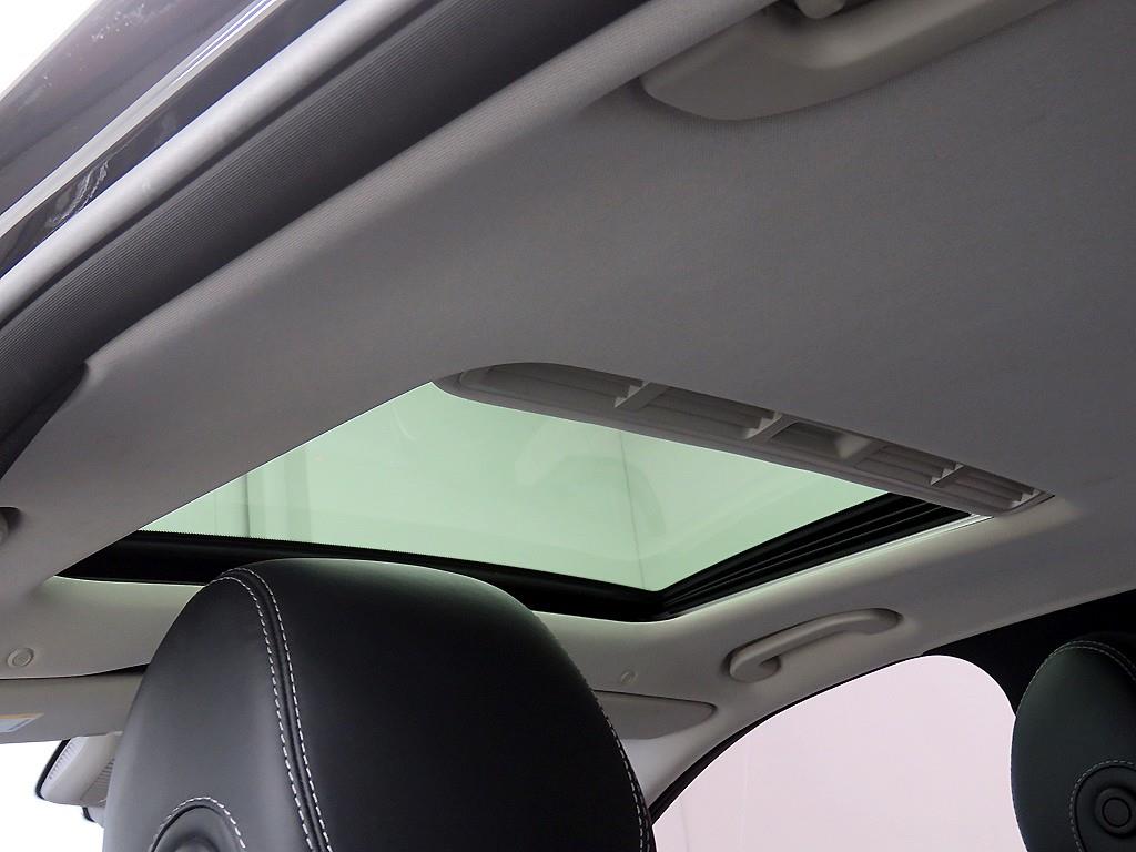 Mercedes Benz E class - Vista 9