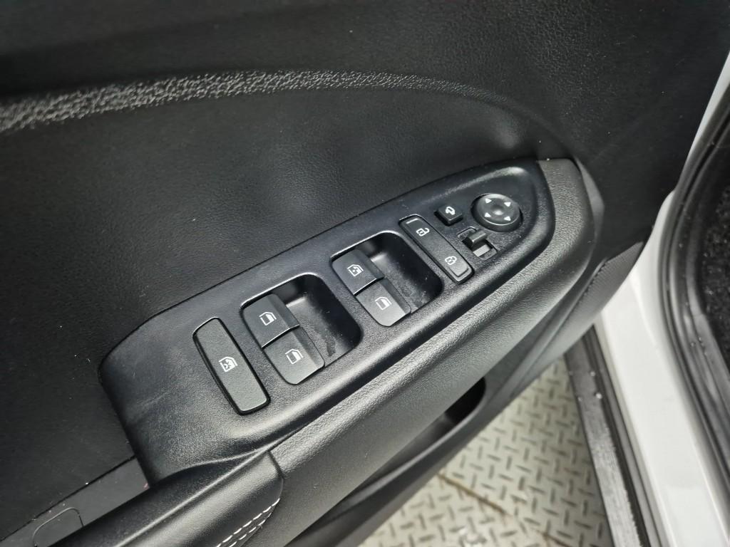 HYUNDAI Venue 2021 Blanco - Importación desde Corea - HF Imports Iquique - Foto 16