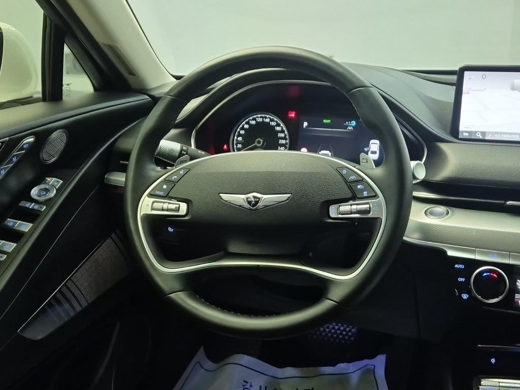 Genesis G80 - Vista 9