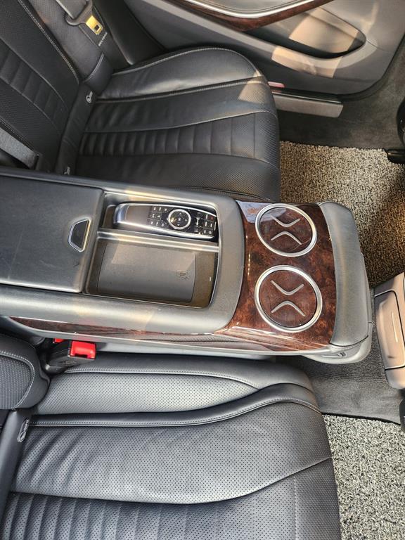 Mercedes Benz S Class - Vista 9