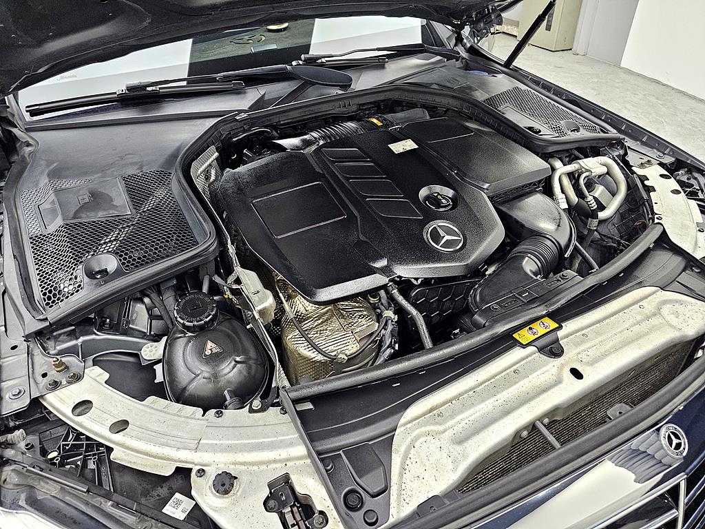 Mercedes Benz C Class - Vista 6