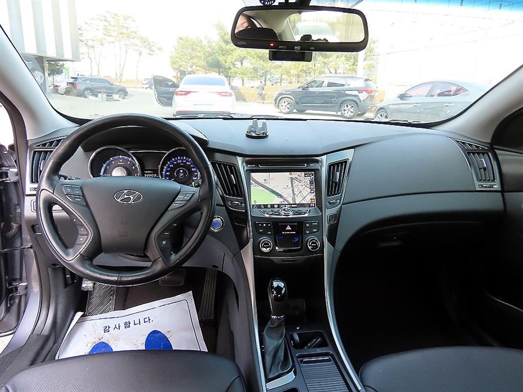 HYUNDAI Sonata - Vista 7