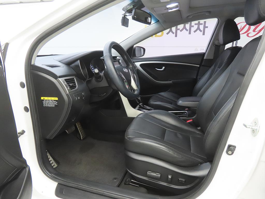 HYUNDAI i30 - Vista 5