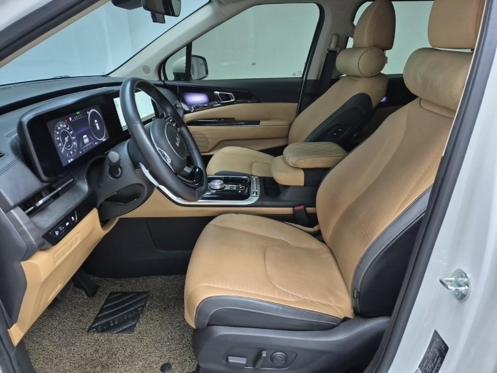 KIA Carnival - Vista 11