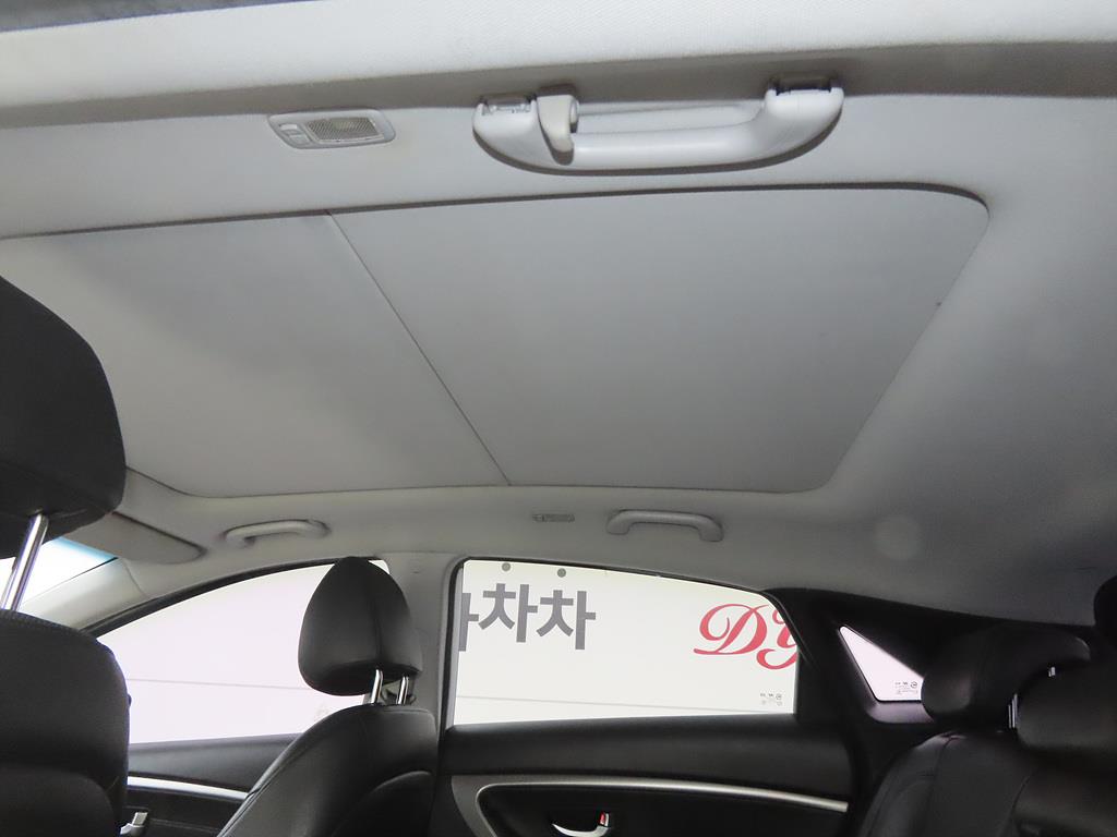 HYUNDAI i30 2012 Blanco - Importación desde Corea - HF Imports Iquique - Foto 15