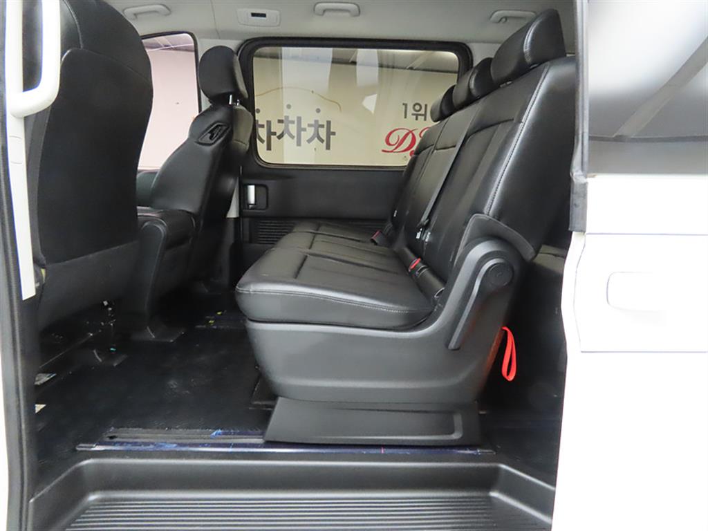 HYUNDAI Staria - Vista 6