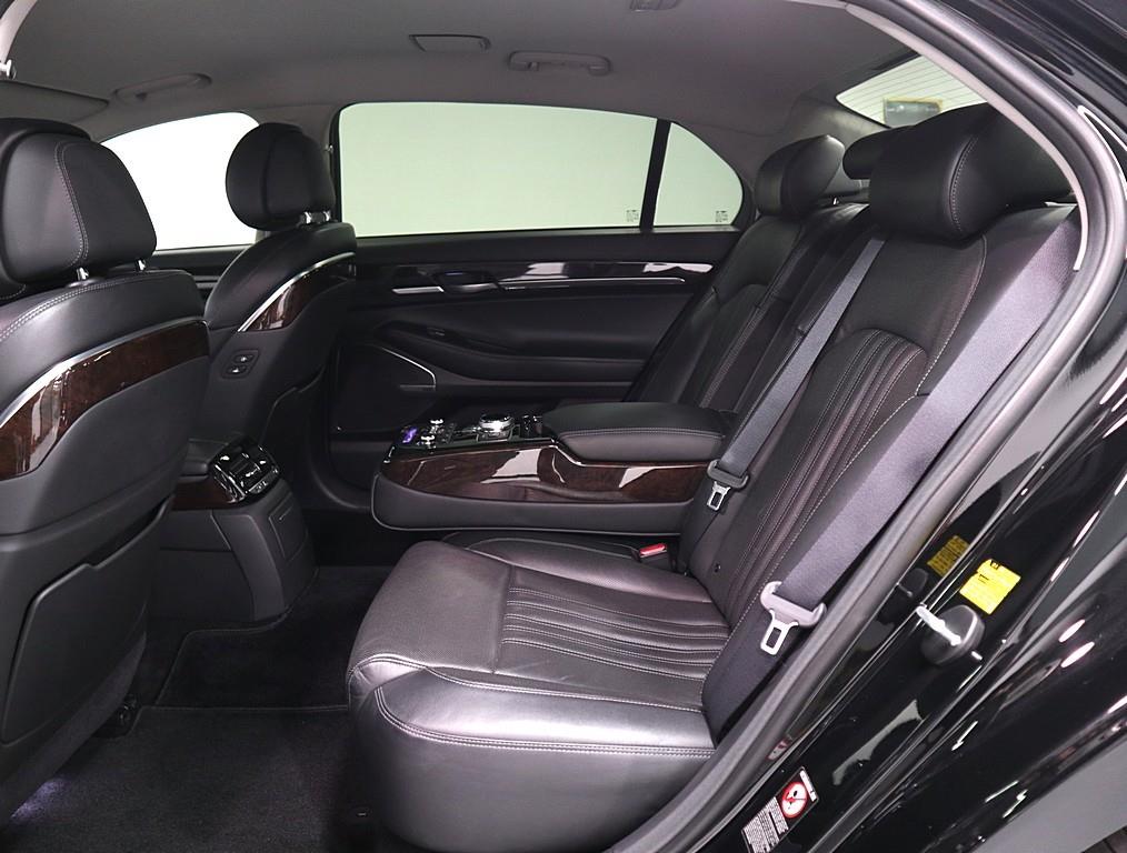 Genesis EQ900 - Vista 10