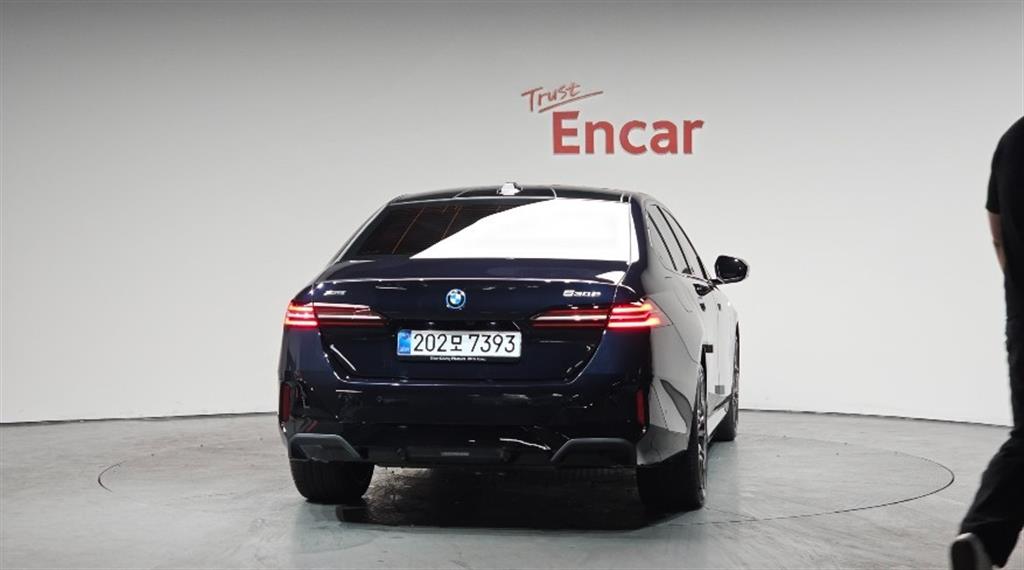 BMW 5 Series - Vista 4