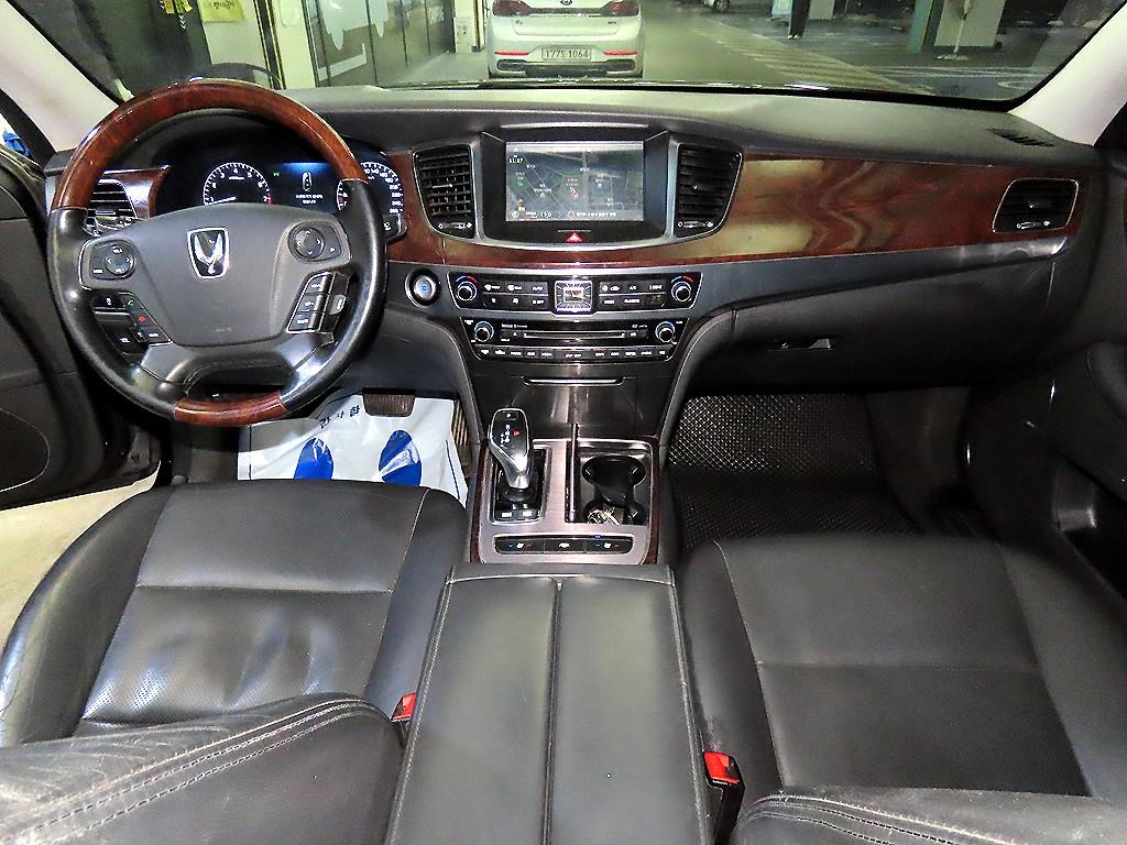 HYUNDAI Equus - Vista 10