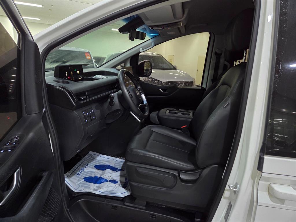 HYUNDAI Staria - Vista 6