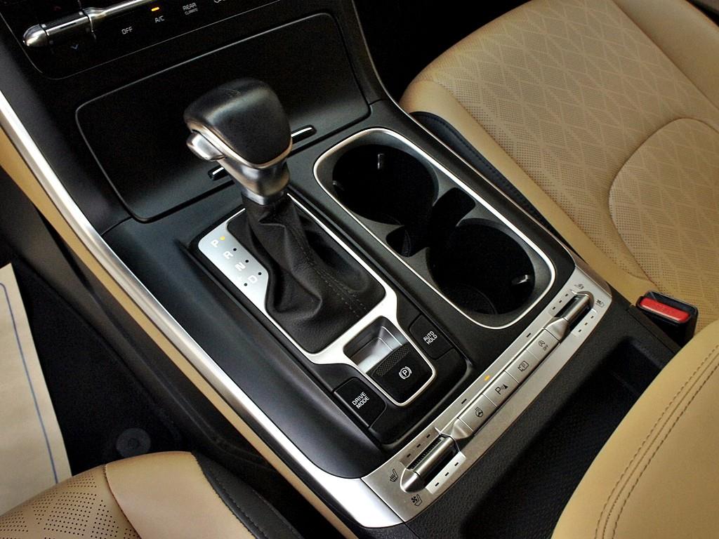 KIA Carnival 2022 the color of pearl - Importación desde Corea - HF Imports Iquique - Foto 11