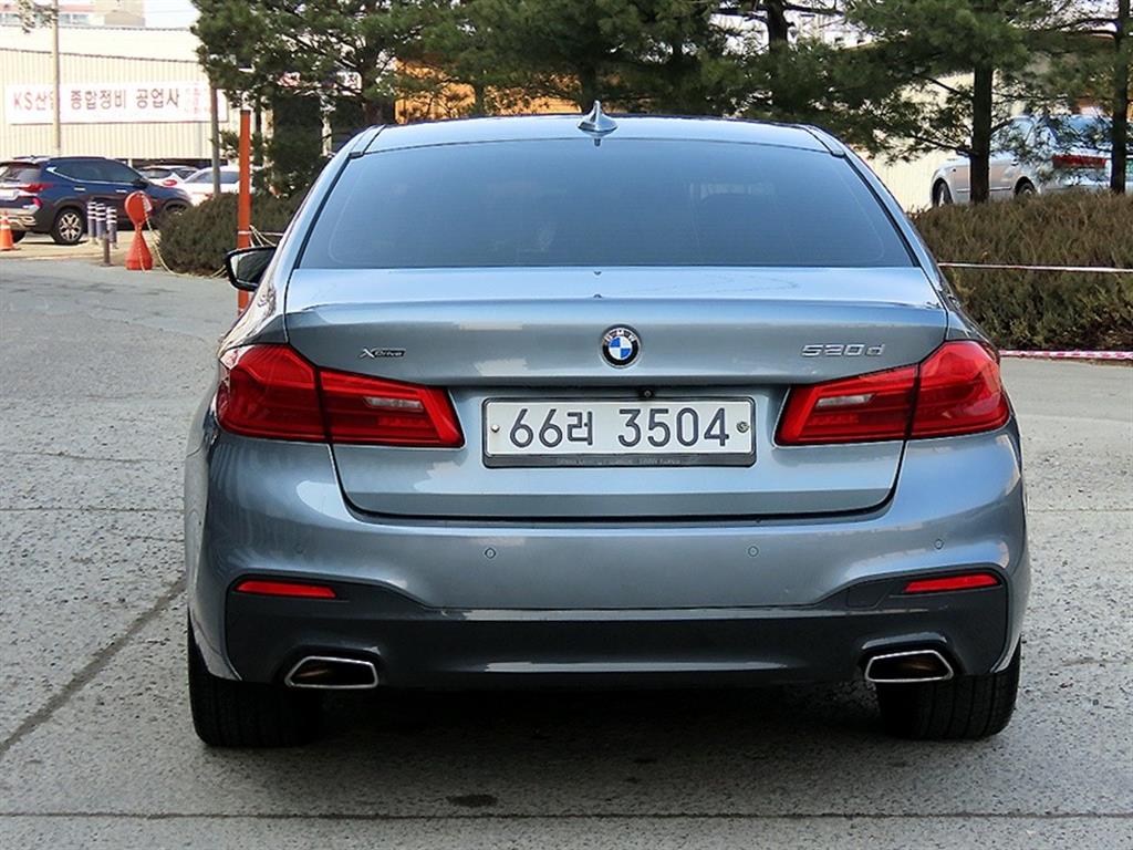 BMW 5 Series - Vista 4