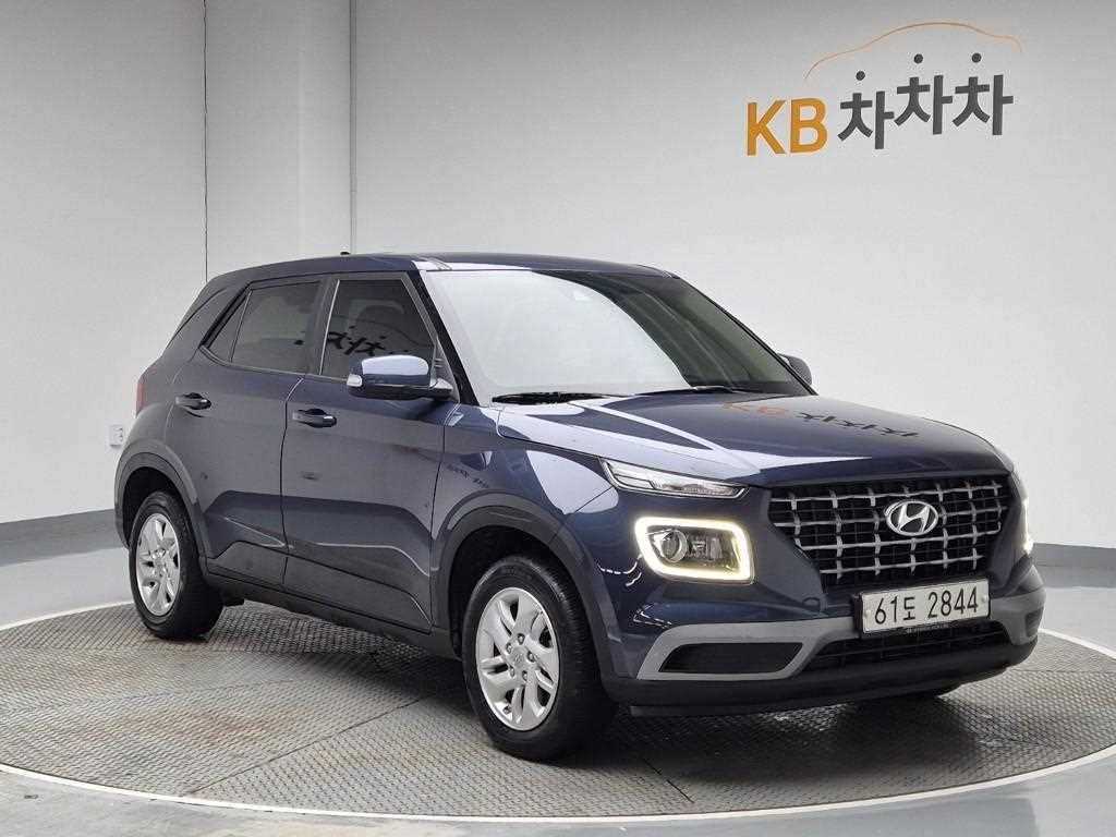 HYUNDAI Venue - Vista 4