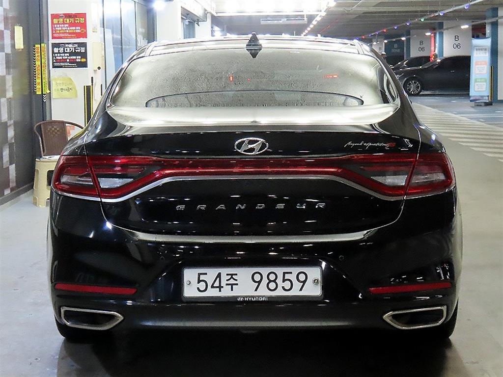 HYUNDAI Grandeur - Vista 5