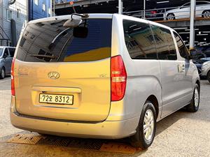 HYUNDAI Starex - Vista 8