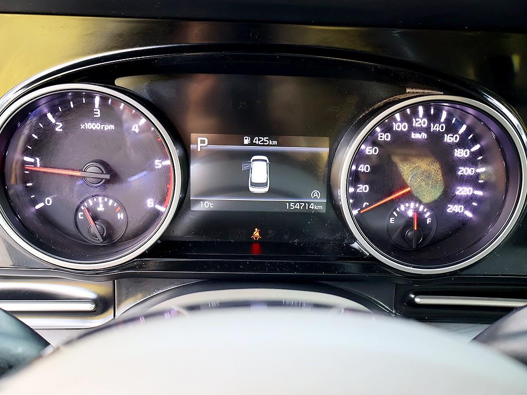 KIA Carnival - Vista 11