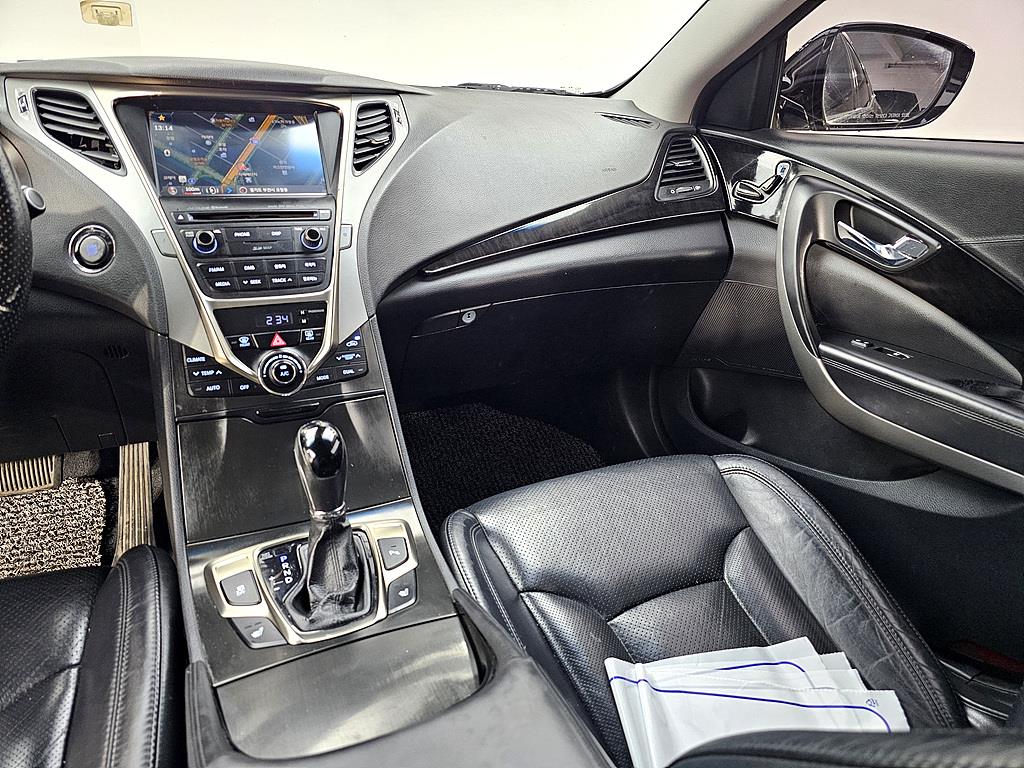 HYUNDAI Grandeur - Vista 10