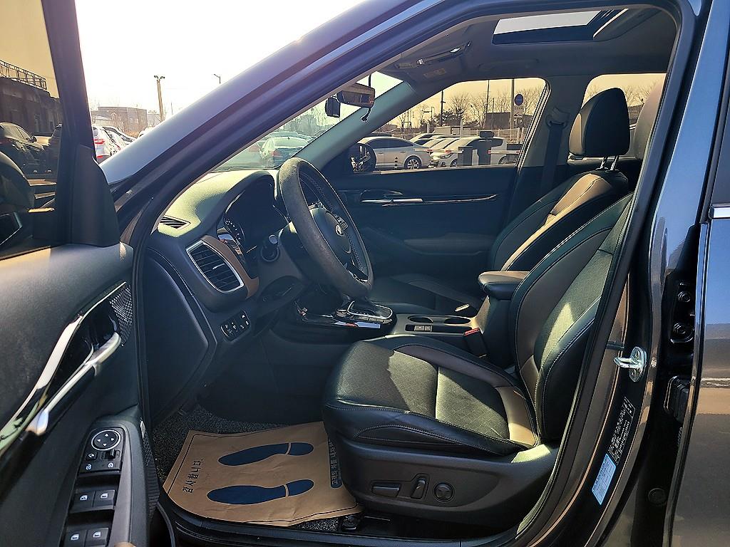 KIA Seltos - Vista 6