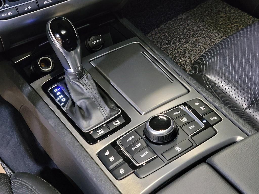 HYUNDAI Genesis - Vista 12