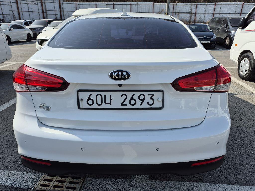 KIA K3 - Vista 4