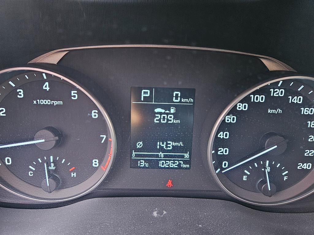 HYUNDAI Avante - Vista 6